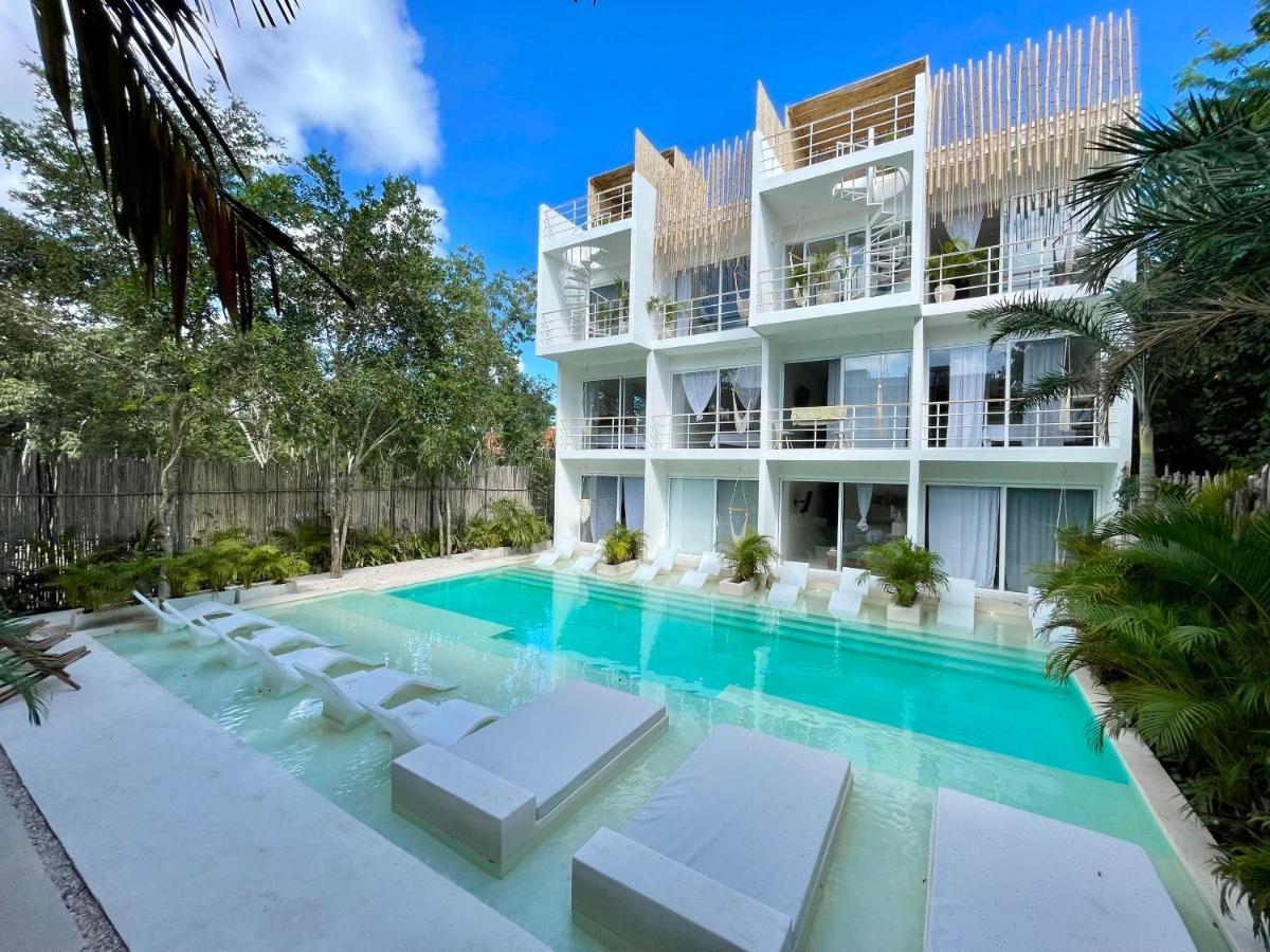 Beautiful Swim-Up Studio With Private Terrace, Pool And Jungle Gym 툴룸 외부 사진