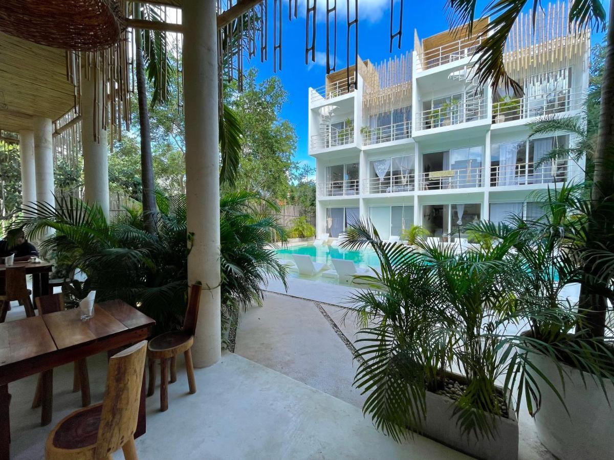Beautiful Swim-Up Studio With Private Terrace, Pool And Jungle Gym 툴룸 외부 사진
