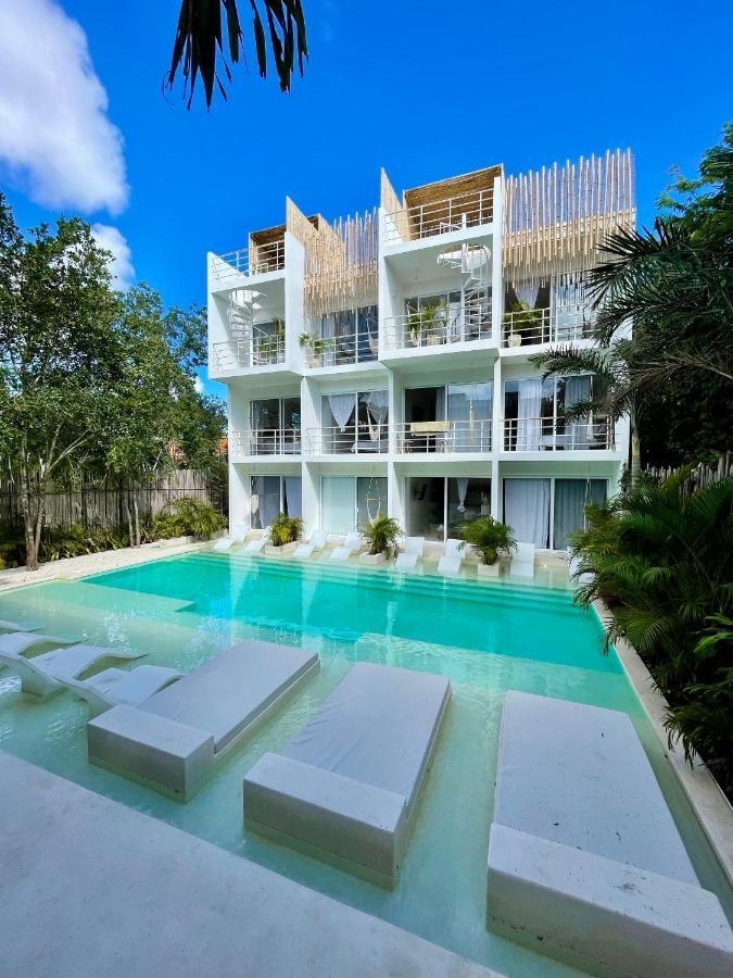 Beautiful Swim-Up Studio With Private Terrace, Pool And Jungle Gym 툴룸 외부 사진