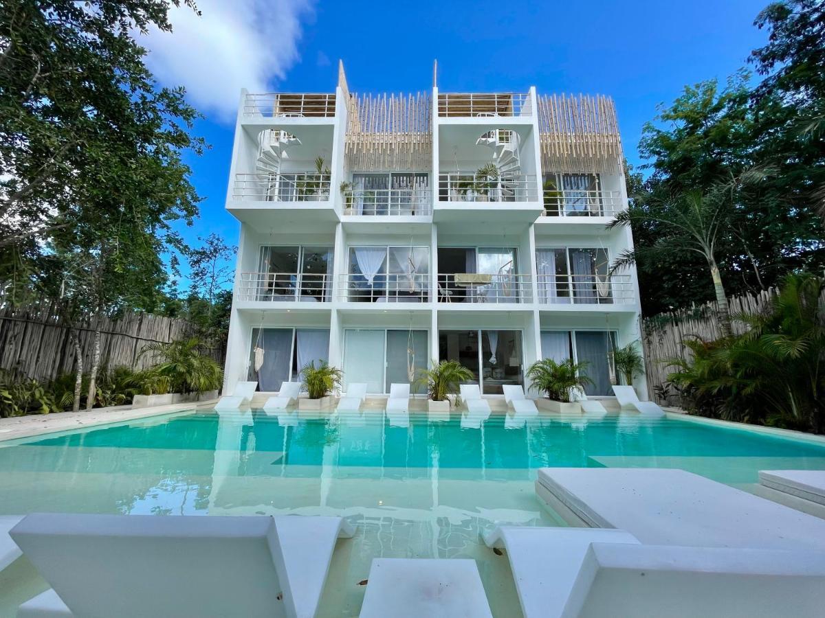 Beautiful Swim-Up Studio With Private Terrace, Pool And Jungle Gym 툴룸 외부 사진