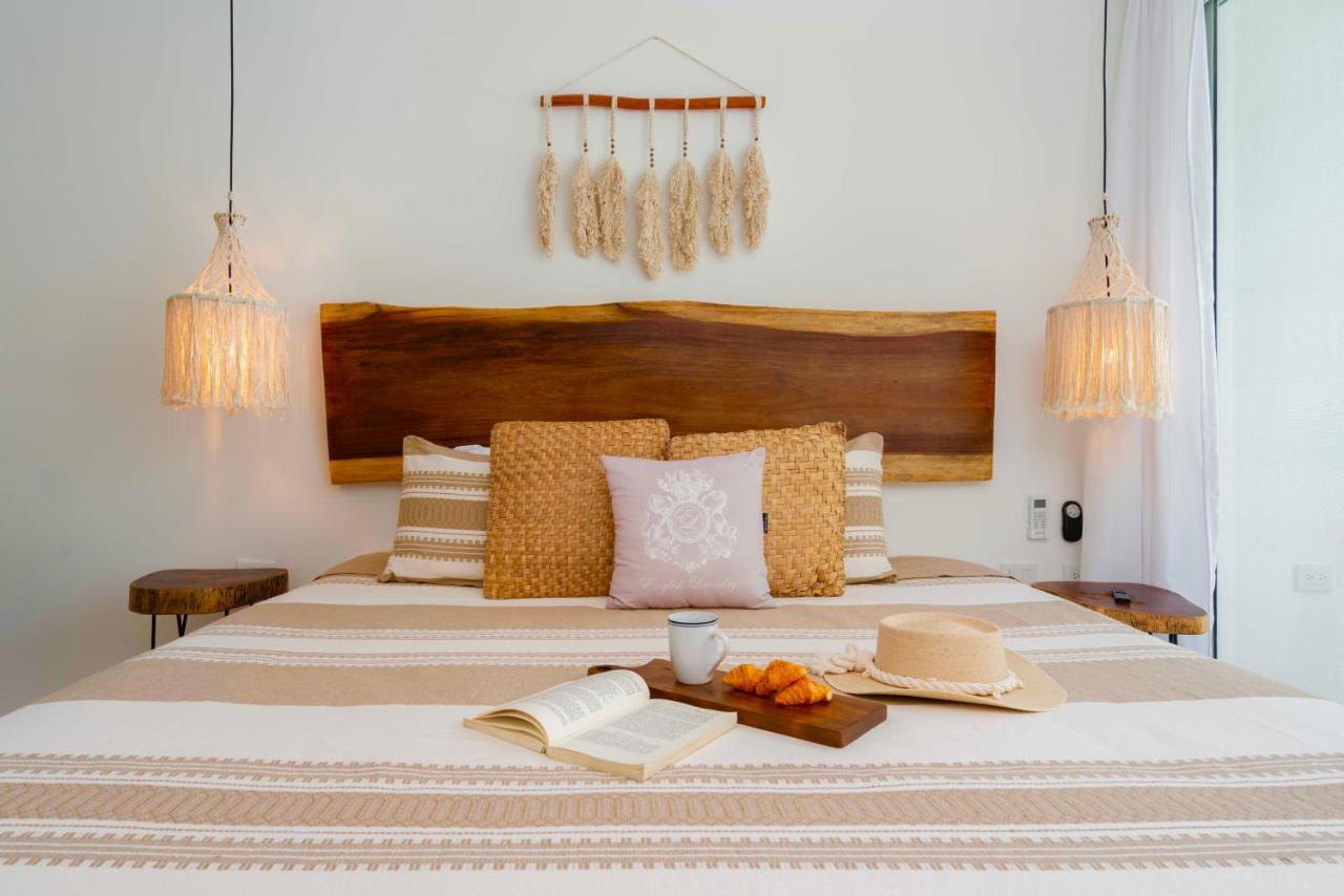 Beautiful Swim-Up Studio With Private Terrace, Pool And Jungle Gym 툴룸 외부 사진
